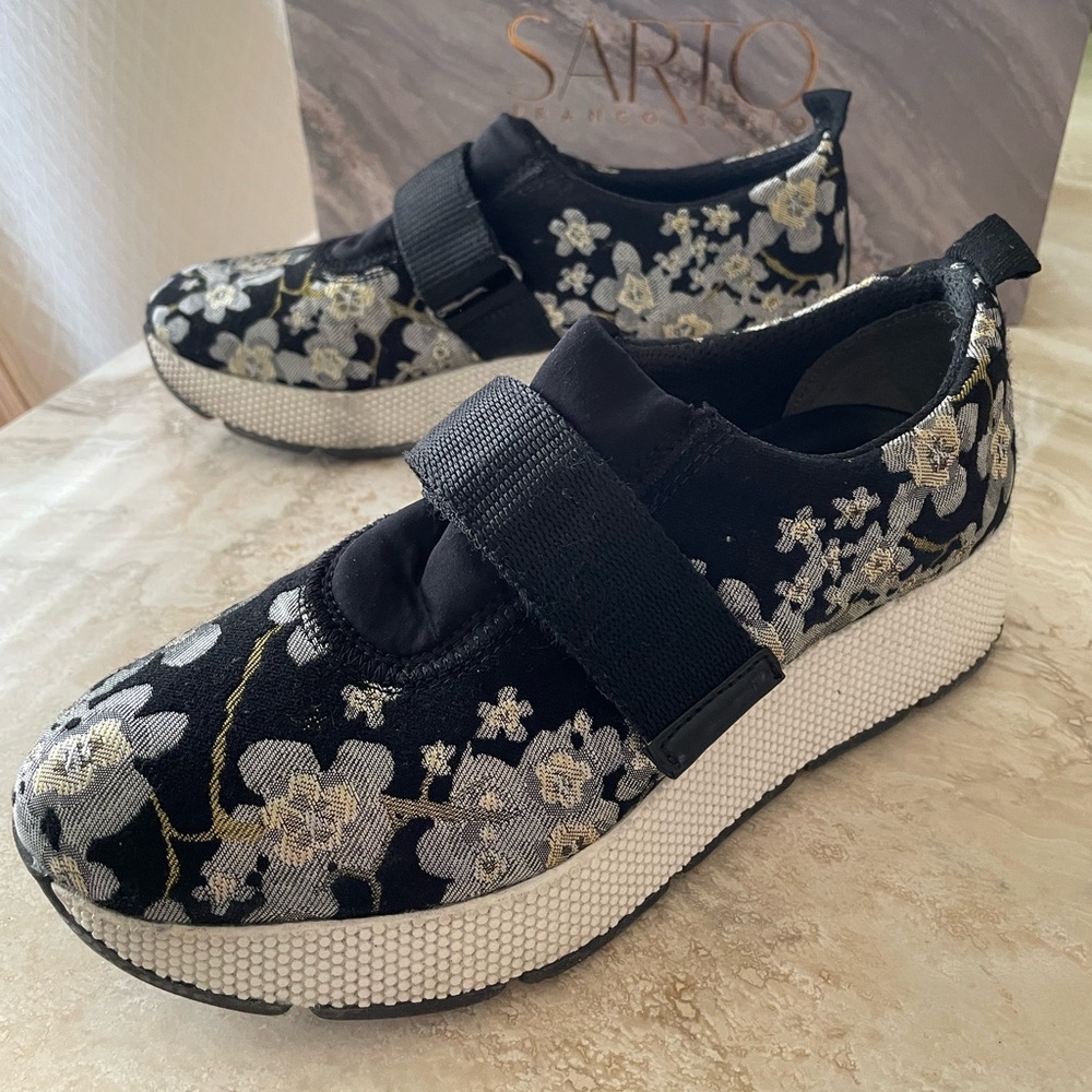 Franco Sarto Odella Slip On Sneakers Black Floral Fabric 7M